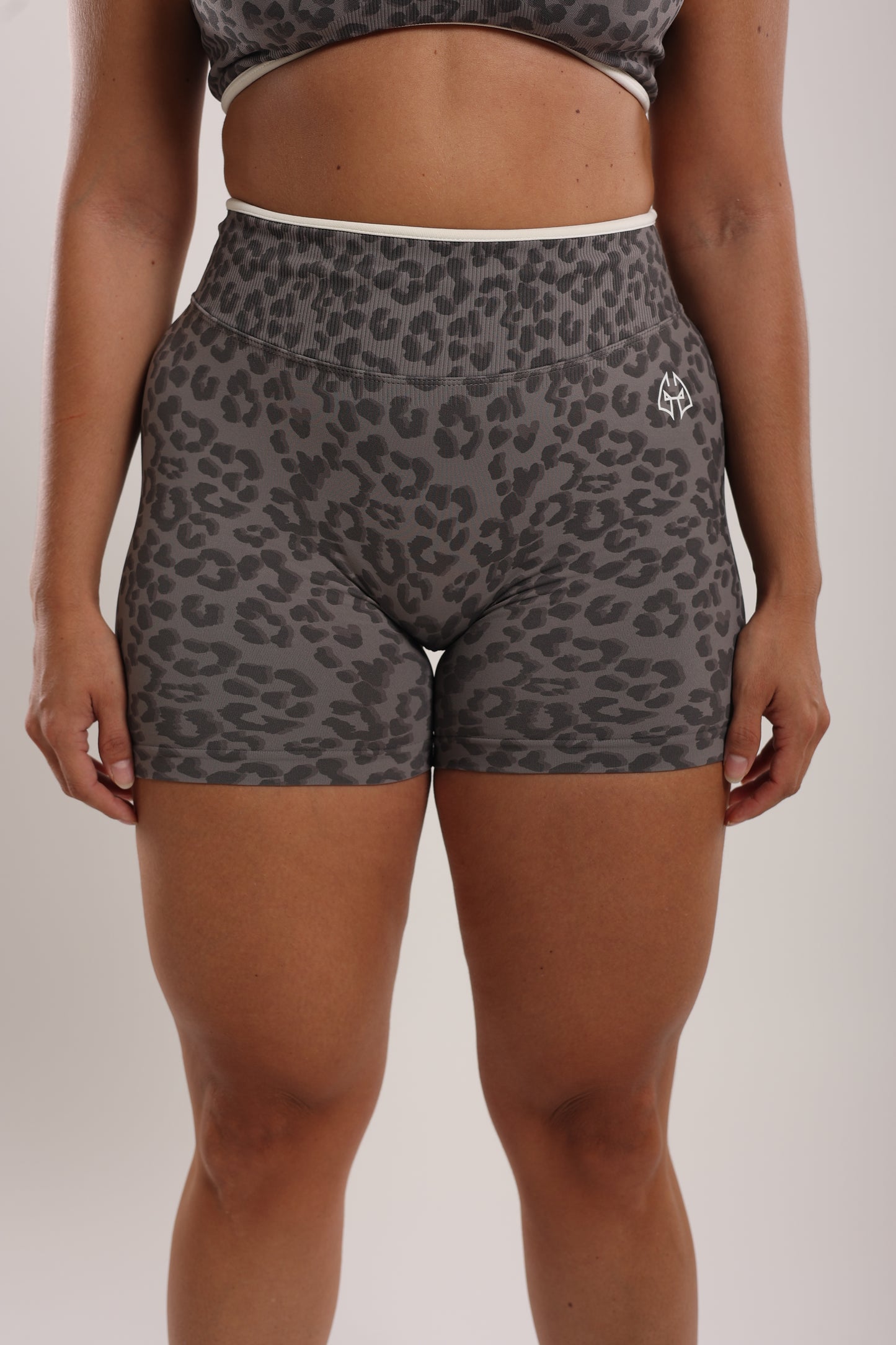 Short - JUNE - motif gris