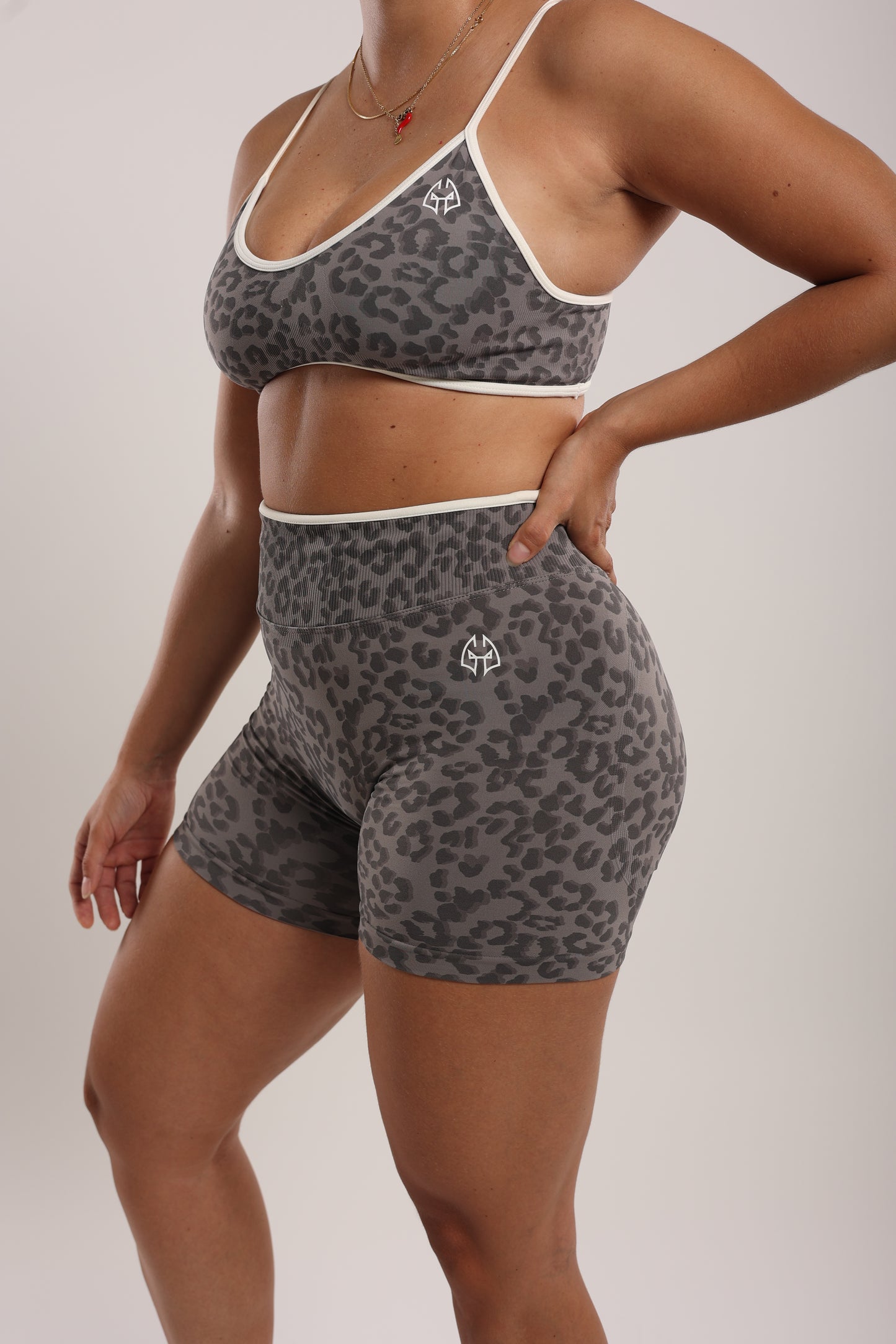 Short - JUNE - motif gris